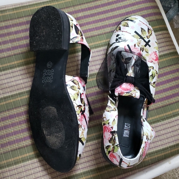 Iron fist flats - Picture 3 of 3